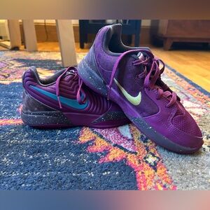 EUC Ja 2 Nike Boys Basketball Sneakers